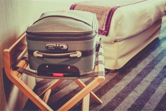 can bed bugs get into closed luggage?